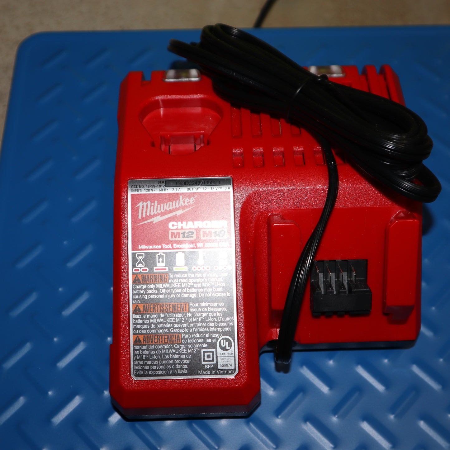 Milwaukee M18 & M12 Multi-Voltage Charger 48-59-1812 - New